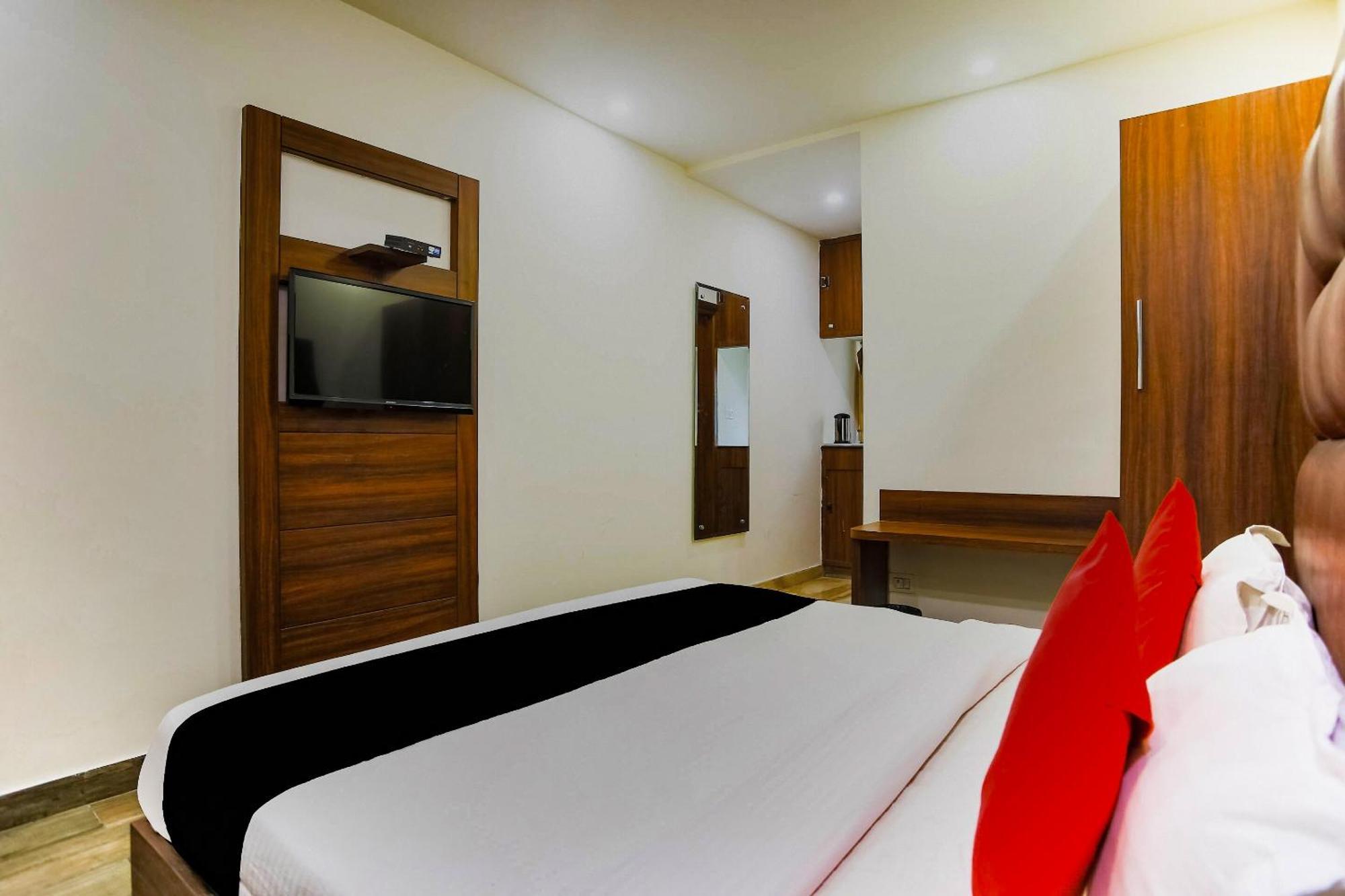 Collection O The Kailash Dev Hotel Nueva Delhi Exterior foto